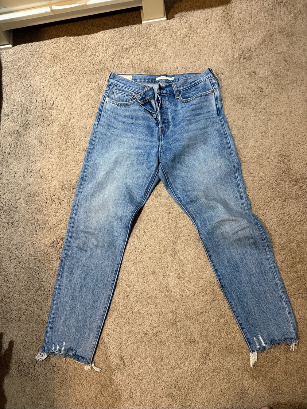Levi's Women's Straight Leg Jeans in Light Blue Wash